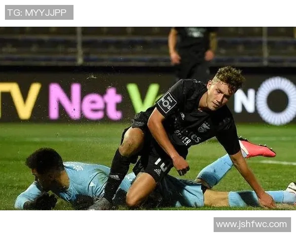 中超精彩对决本菲卡与莱比锡战成平局神扑瞬间引发全场热烈反响 中超精彩对决本菲卡与莱比锡战成平局神扑瞬间引发全场热烈反响