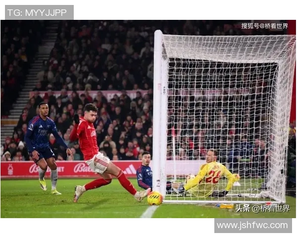意甲赛场阿森纳逆转拜仁引发争议判罚全场沸腾瞬间回顾