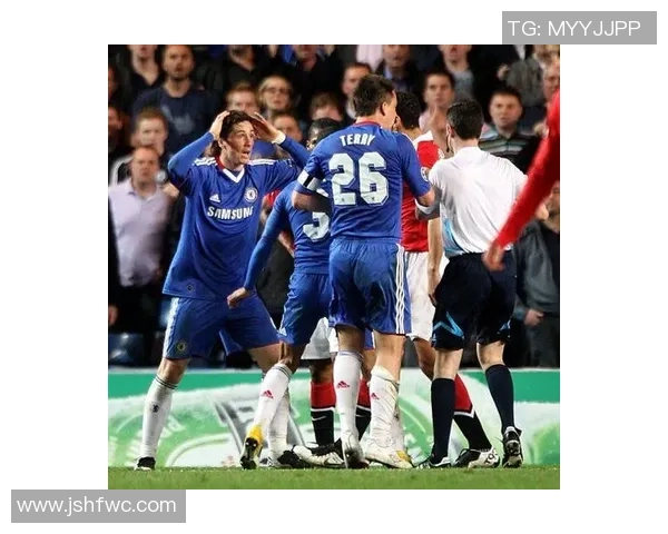 世界杯焦点战曼联与波尔图0比0乌龙球引发全场热议战术解析