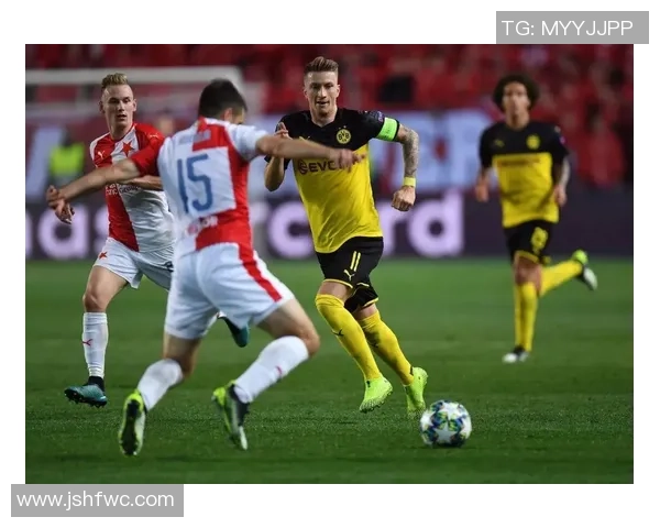 意甲激战：多特蒙德与波尔图战成平局红牌事件引发全场热议